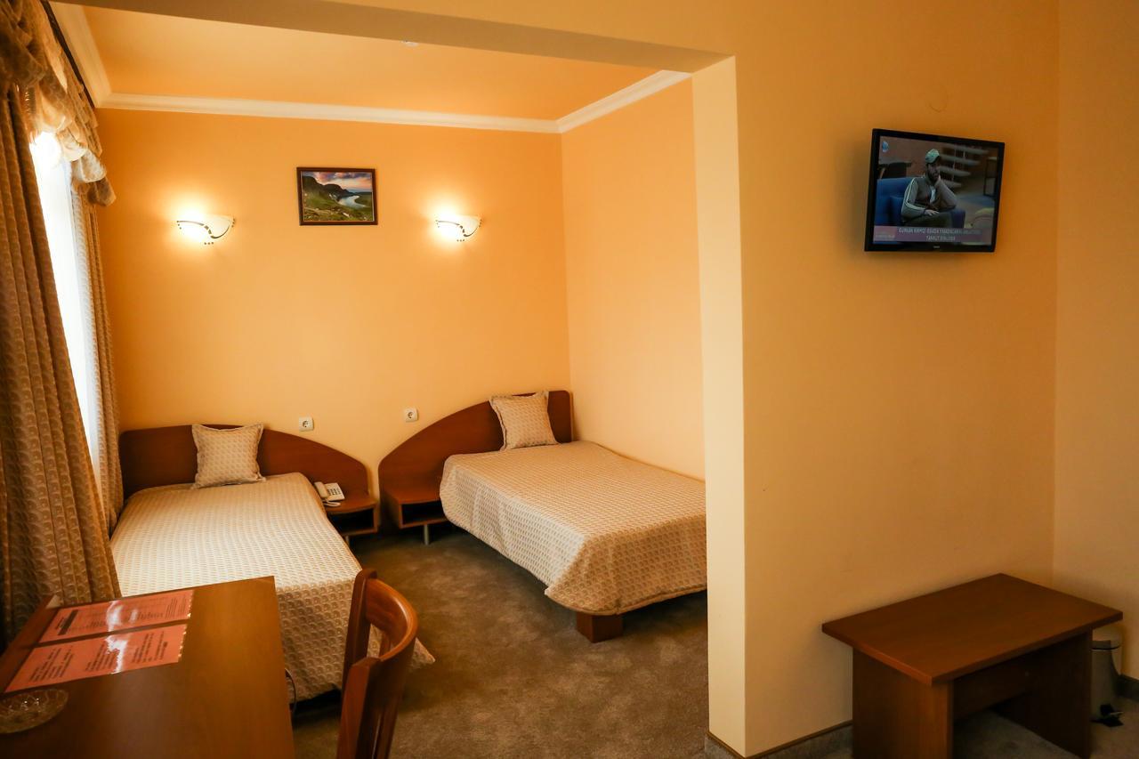 Kŭrdzhali Hotel Bulgaria מראה חיצוני תמונה