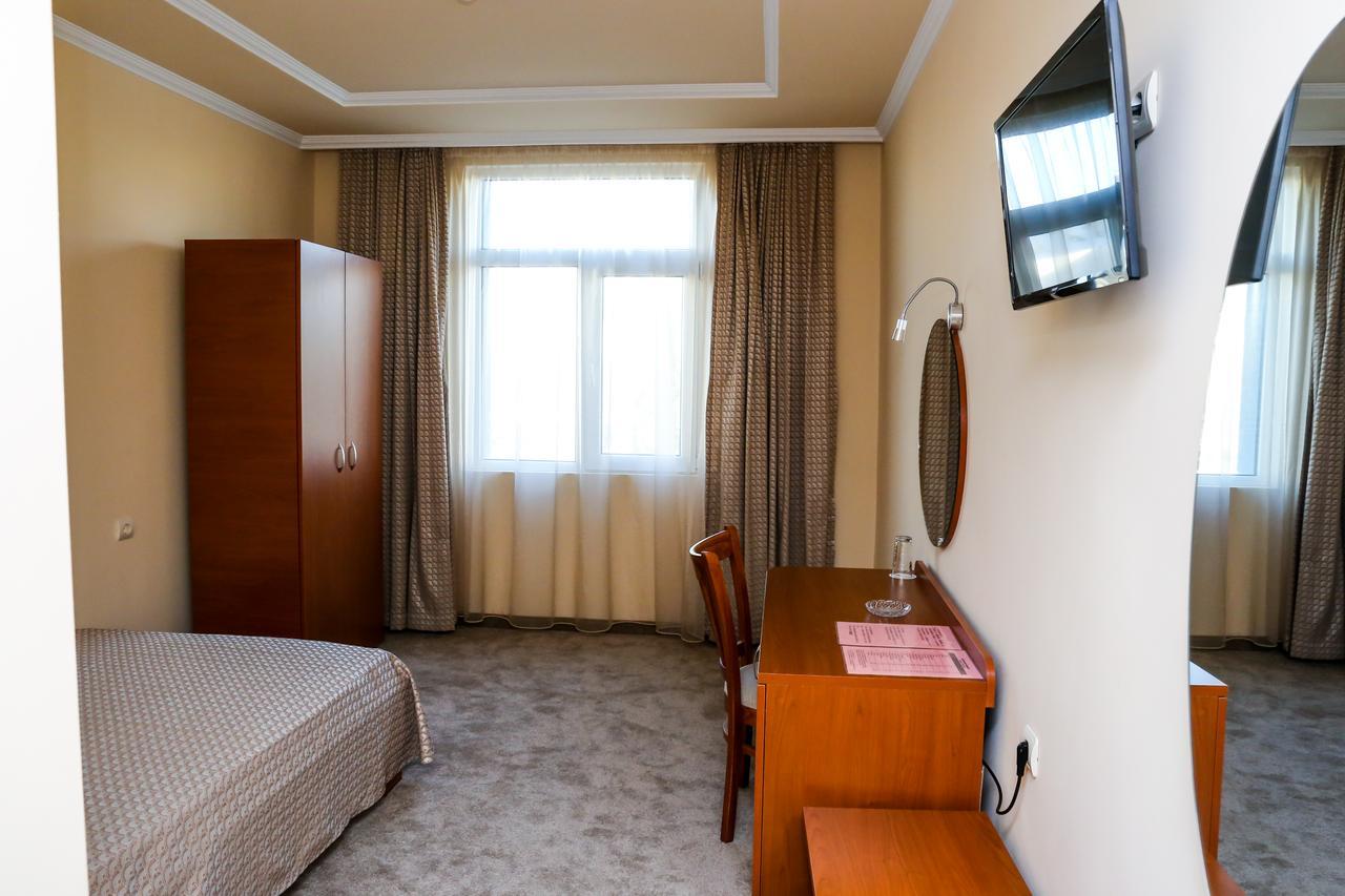 Kŭrdzhali Hotel Bulgaria מראה חיצוני תמונה
