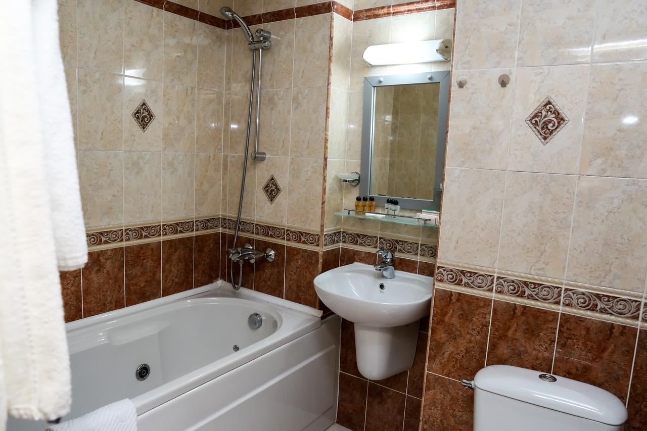 Kŭrdzhali Hotel Bulgaria מראה חיצוני תמונה
