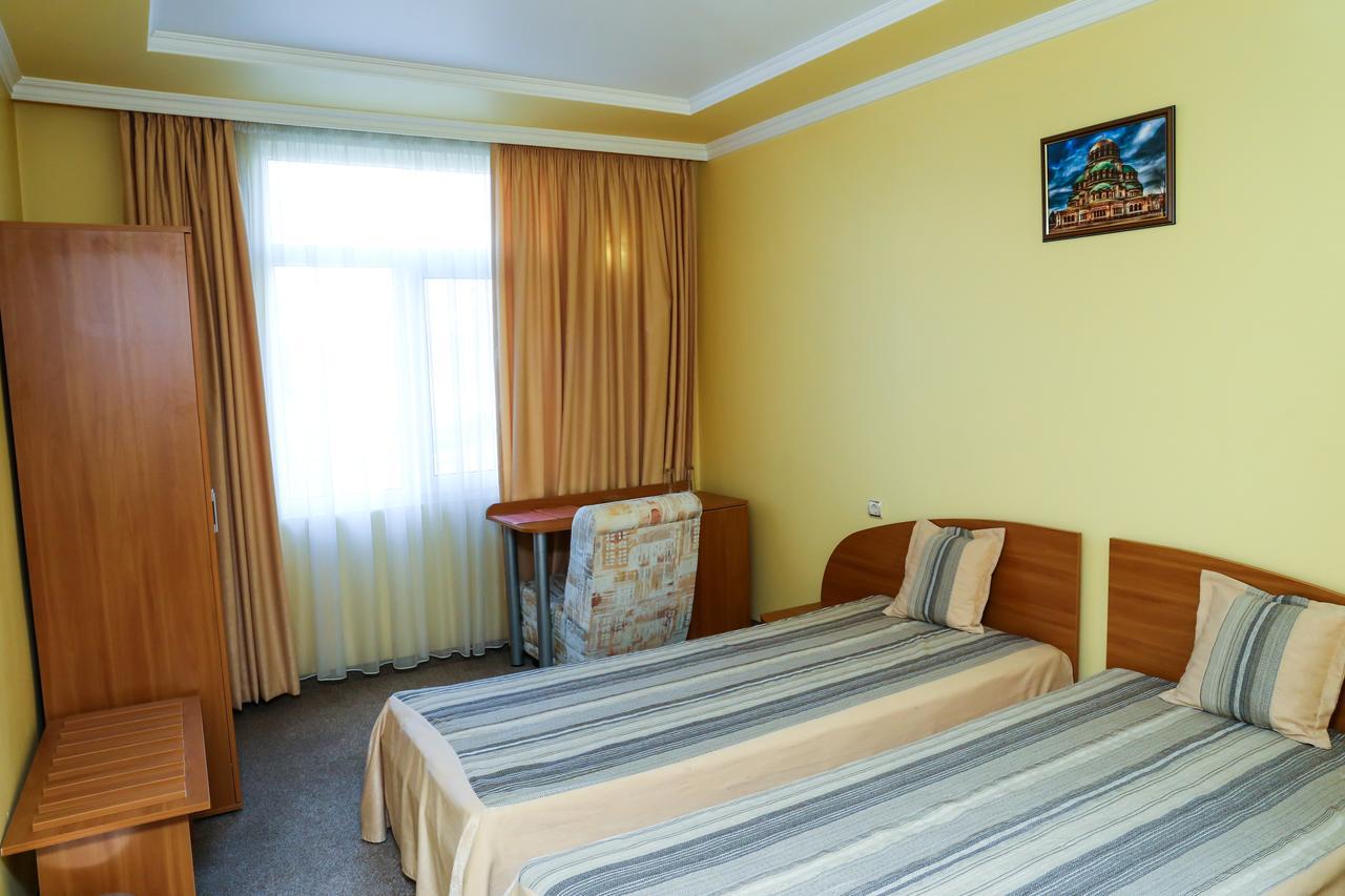 Kŭrdzhali Hotel Bulgaria מראה חיצוני תמונה