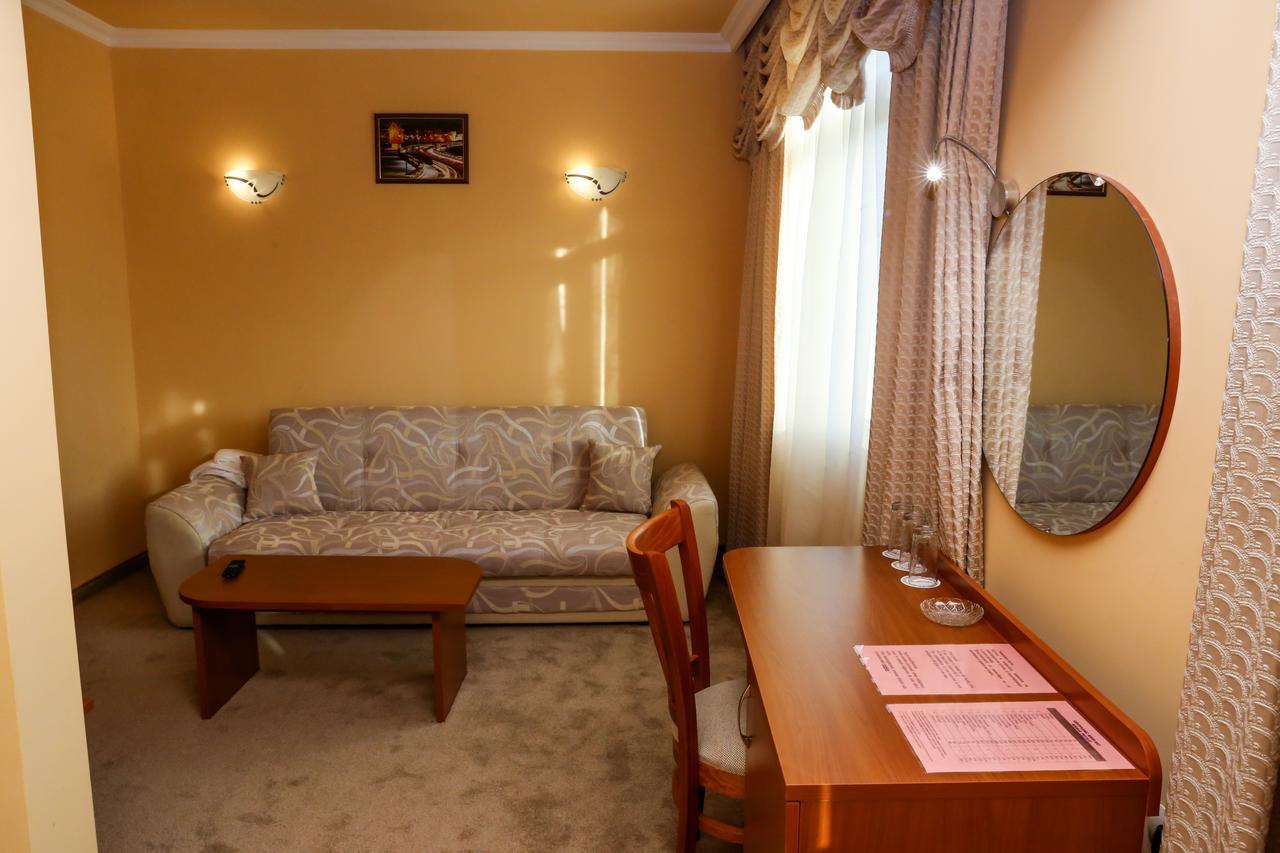 Kŭrdzhali Hotel Bulgaria מראה חיצוני תמונה