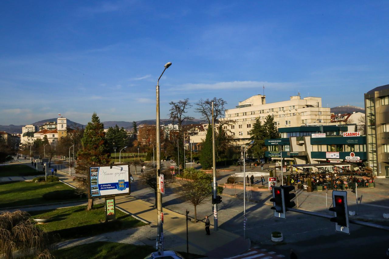 Kŭrdzhali Hotel Bulgaria מראה חיצוני תמונה
