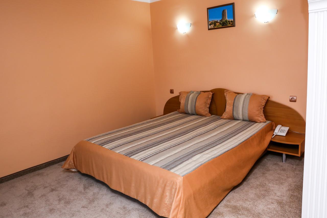 Kŭrdzhali Hotel Bulgaria מראה חיצוני תמונה